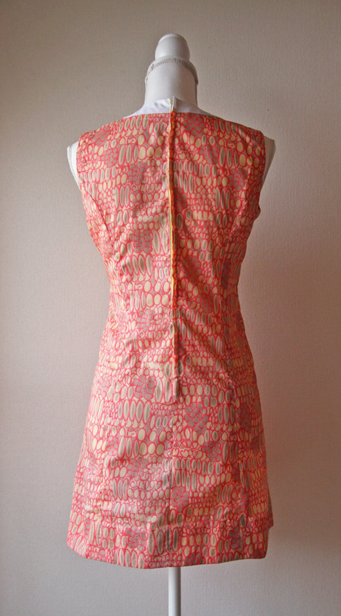 Very light sleeveless mini dress with pink novelty print 2